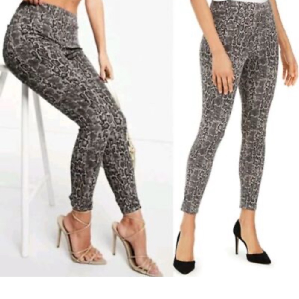 SPANX Ankle Jean-ish Leggings Pants in Snakeskin